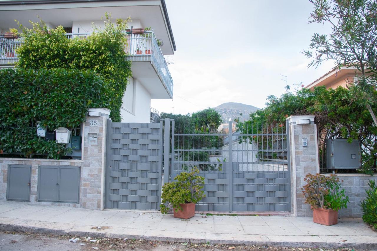 Mondello Manick Mare Apartment Palermo Exterior foto